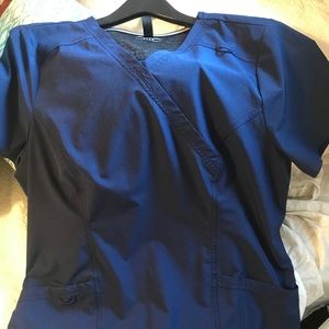 Elle scrub top EUC